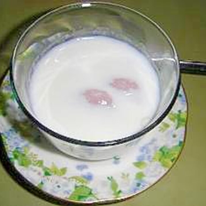 イチゴミルク白玉
